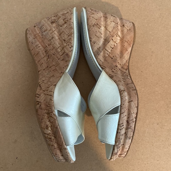 Via Spiga Sandals. Ivory. Size 9 - Picture 9 of 9